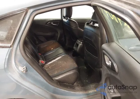 2015 Chrysler 200 S z USA, uszkodzony, nr VIN 1C3CCCBB4FN721314